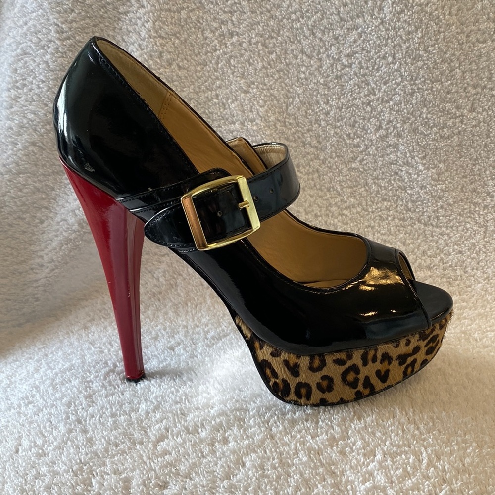 Steve Madden black and leopard Mary Jane peep toe pumps. Size 8.5